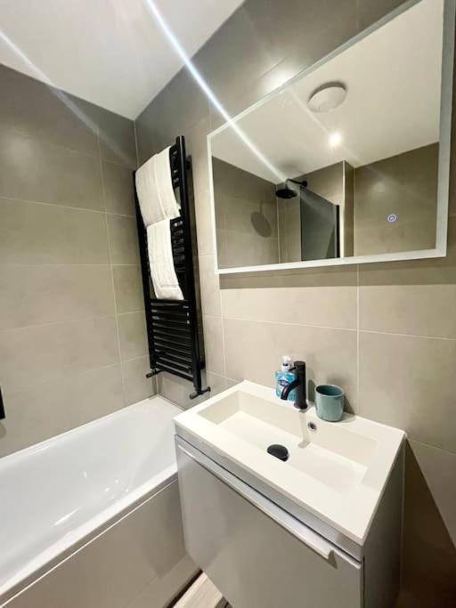 Anchors Away Apartment Poole Bagian luar foto